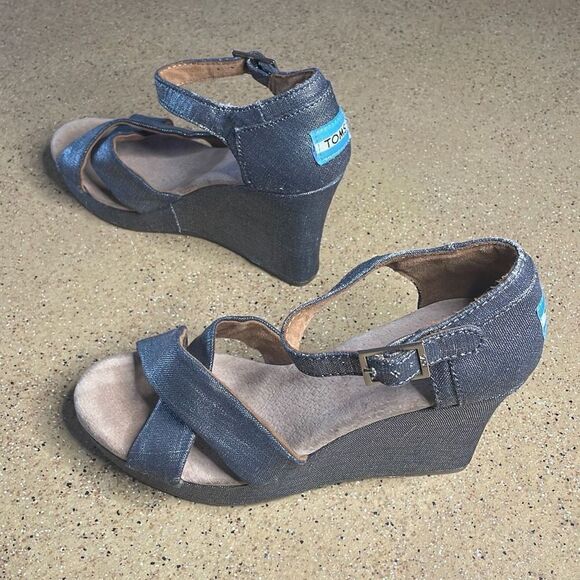 TOMS Sienna Metallic Denim Strappy Wedge Sandals NEW sz 6.5 - Picture 1 of 12
